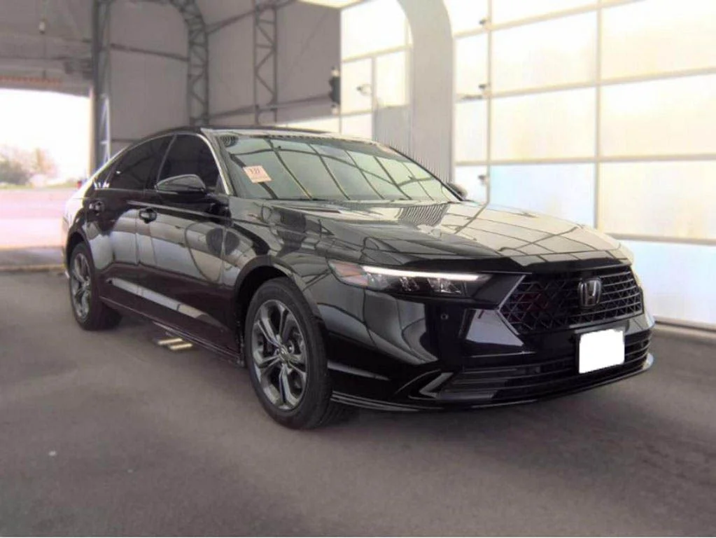 Used 2025 Crystal Black Pearl Honda EX-L image 4