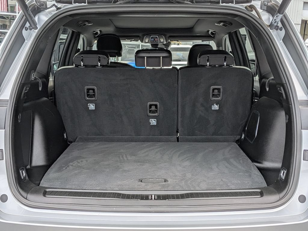 Used 2024 Silver Jeep 4xe image 8