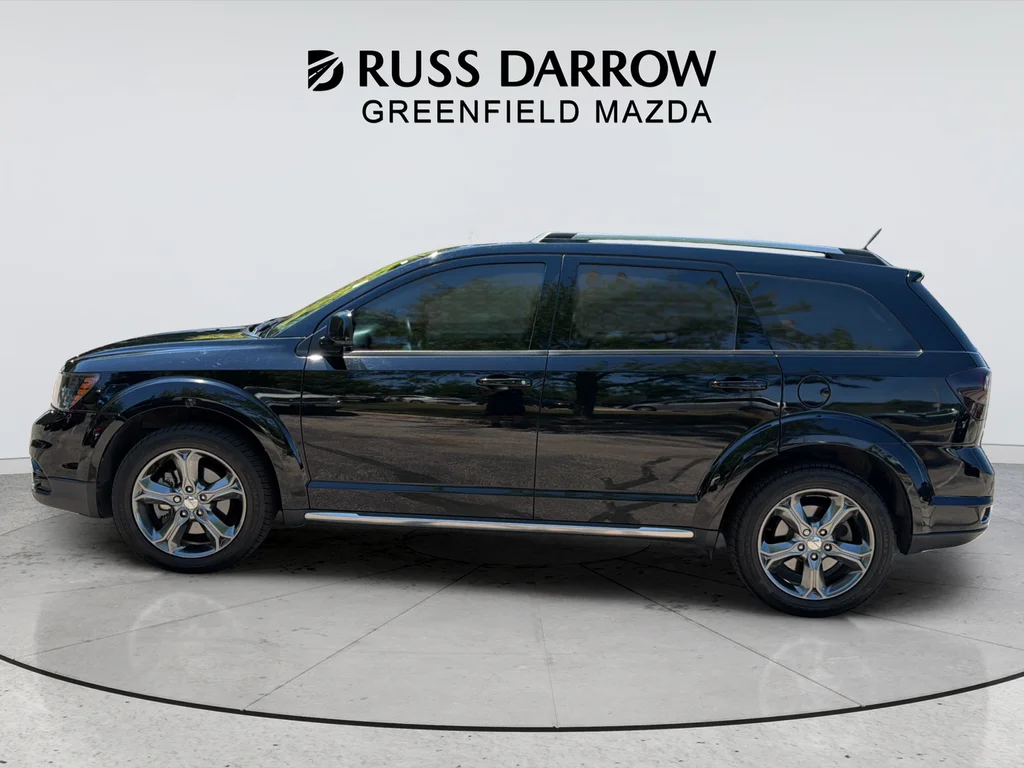 Used 2015 Black Dodge Crossroad image 2