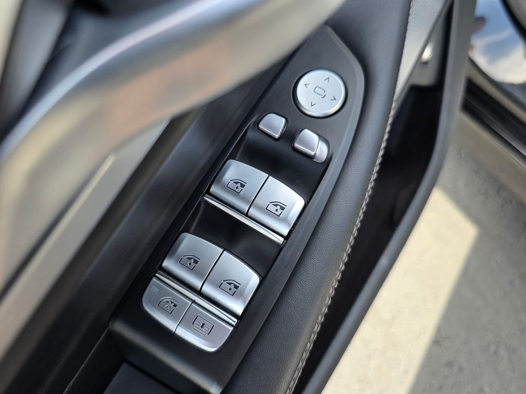 2021 BMW 7 Series M760i - Photo 25
