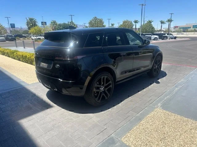Used 2020 Black Land Rover S image 5