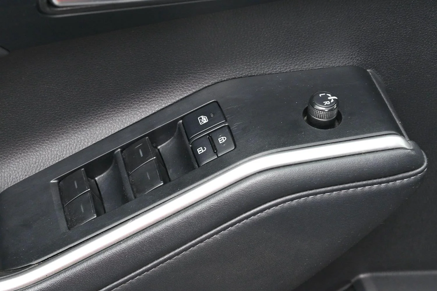 Used 2022 Magnetic Gray Metallic Toyota XLE image 12