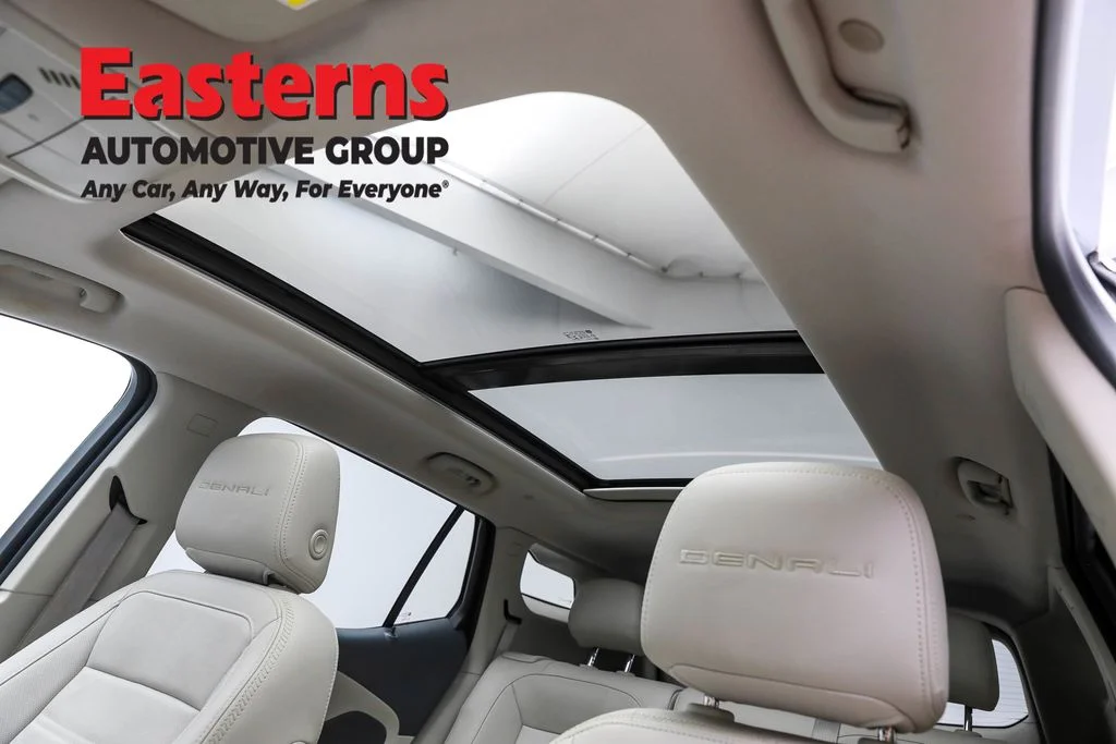 Used 2023 White GMC Denali image 34