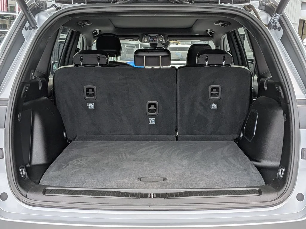 Used 2024 Silver Jeep 4xe image 8