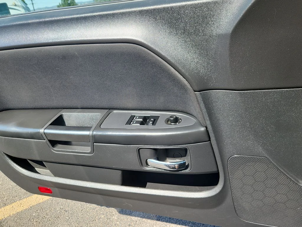 Used 2014 Black Dodge SXT image 9
