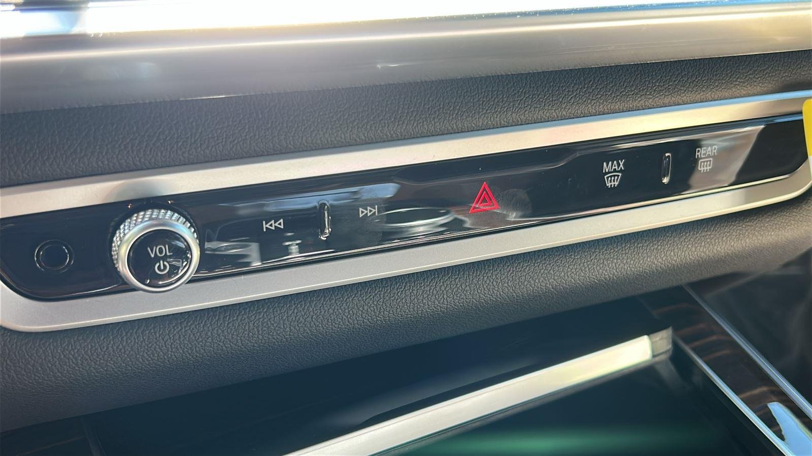 New 2026 Tanzanite Blue II Metallic BMW xDrive40i image 20