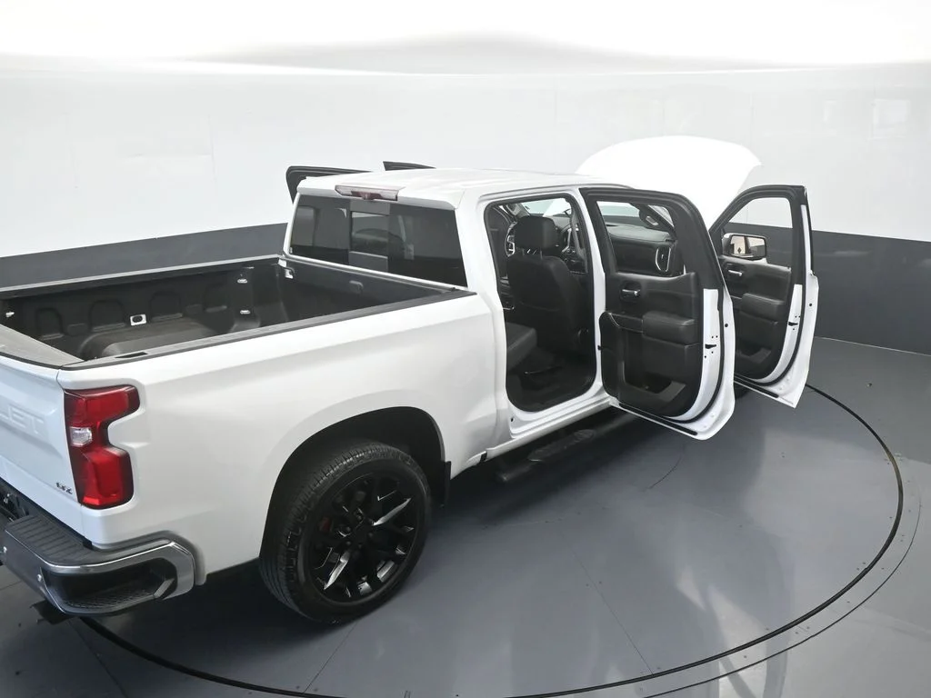 Used 2022 Iridescent Pearl Tricoat Chevrolet LTZ image 71