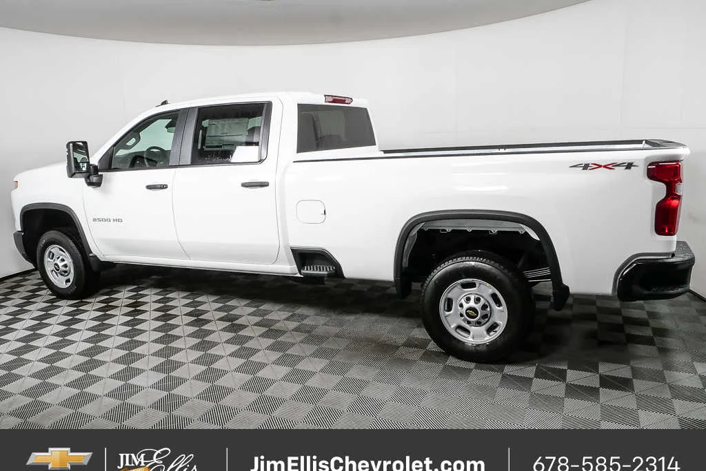 New 2026 Summit White Chevrolet WT image 26