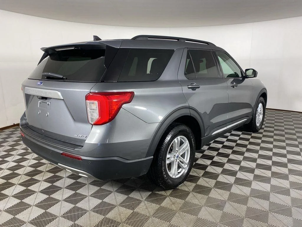 Used 2022 Gray Metallic Ford XLT image 9