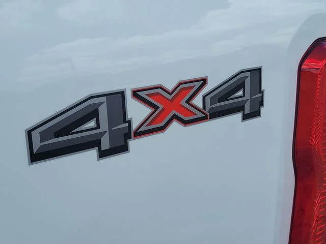 New 2026 Oxford White Ford XLT image 11