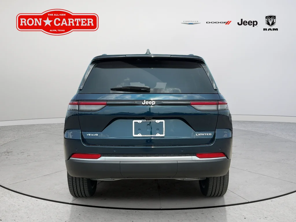 New 2026 Fathom Blue Pearl-Coat Exterior Paint Jeep Limited image 5