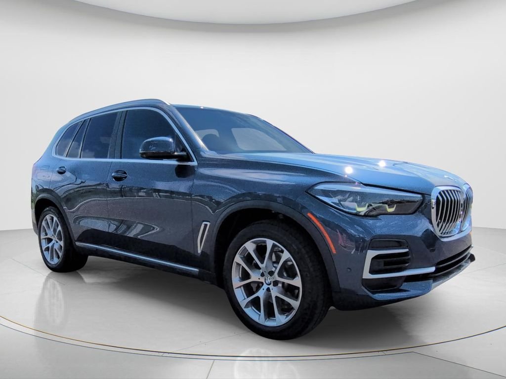 Used 2022 Blue BMW xDrive40i image 3