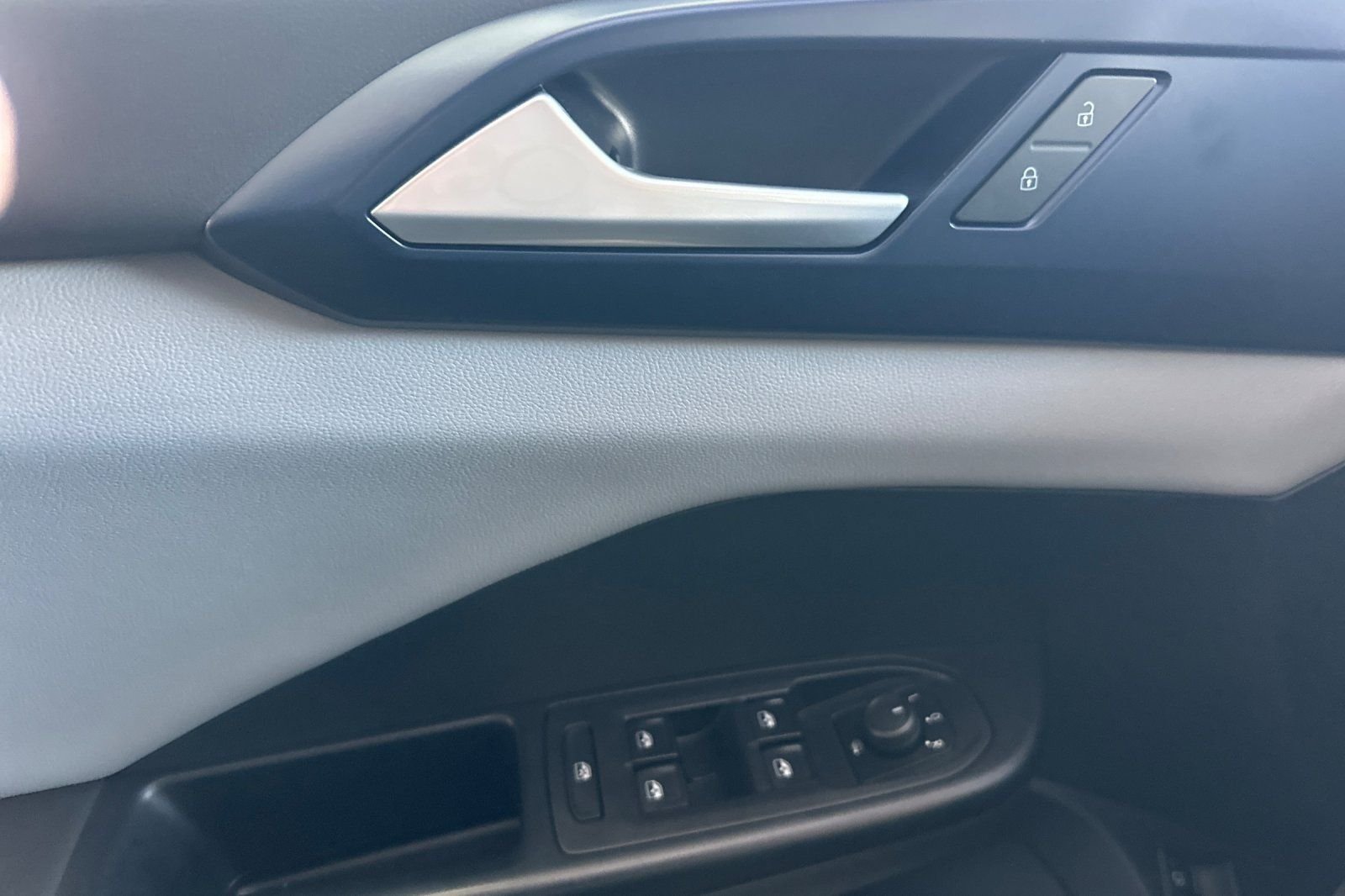 2022 Volkswagen Taos SE - Photo 11