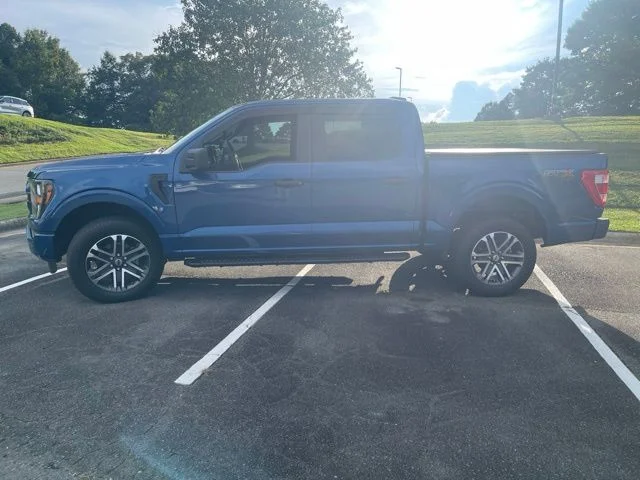 Used 2023 Blue Ford XL image 2