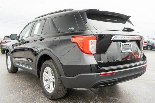 Used 2023 Black Metallic Ford XLT image 8