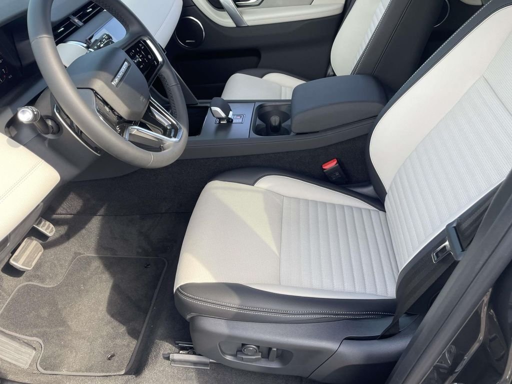New 2026 Carpathian Grey Land Rover Landmark image 13