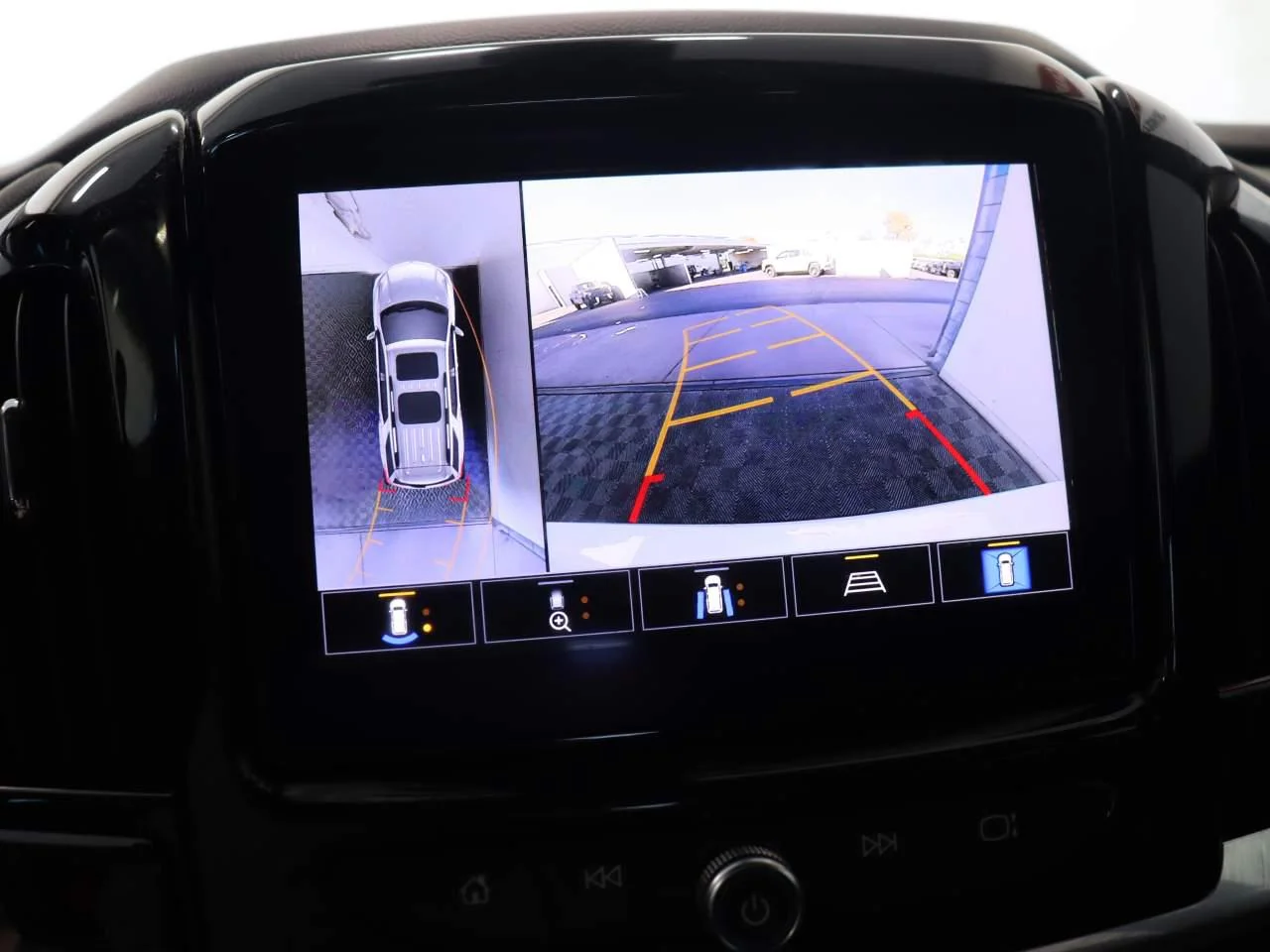 2023 Chevrolet Traverse RS - Photo 13