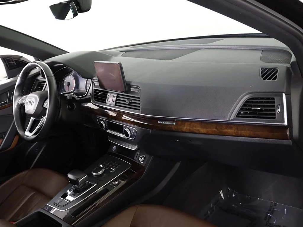 Used 2020 Brilliant Black Audi 45 Premium image 28