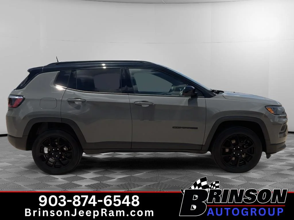 Used 2023 Grey Jeep Altitude image 8