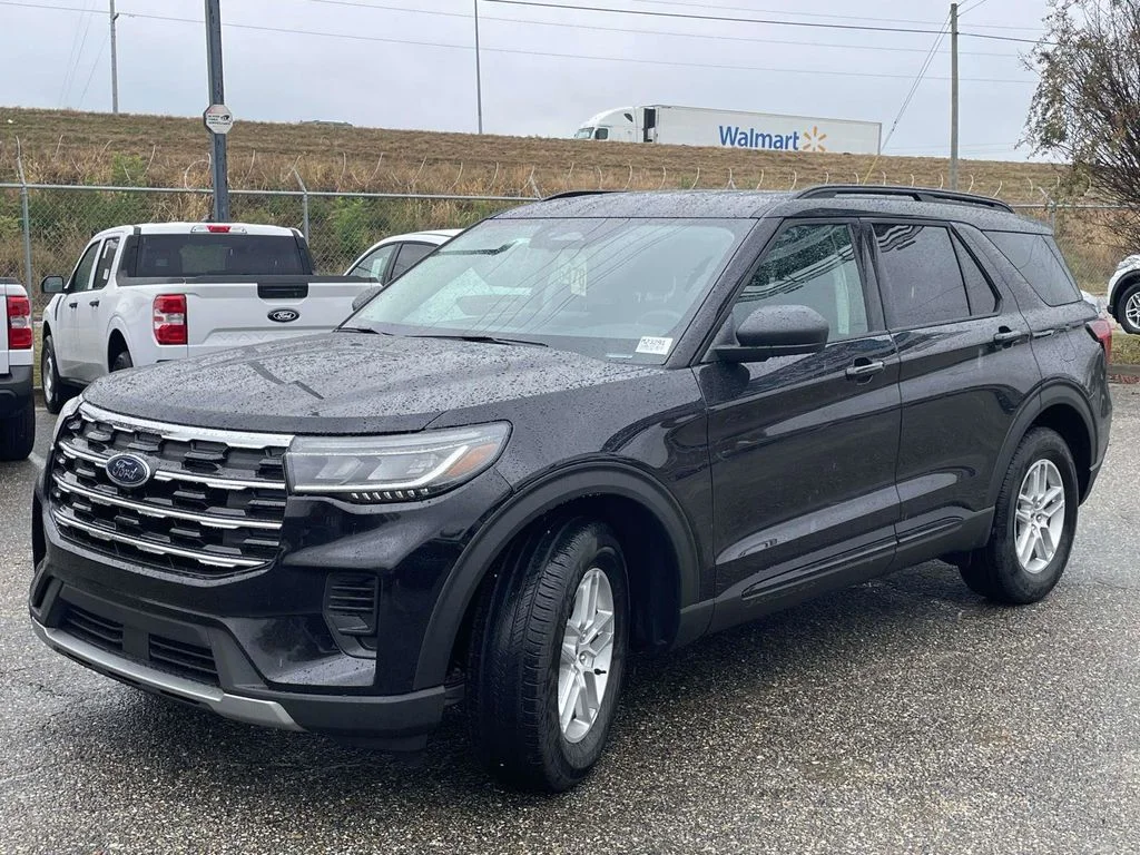 New 2026 Black Ford Active image 7