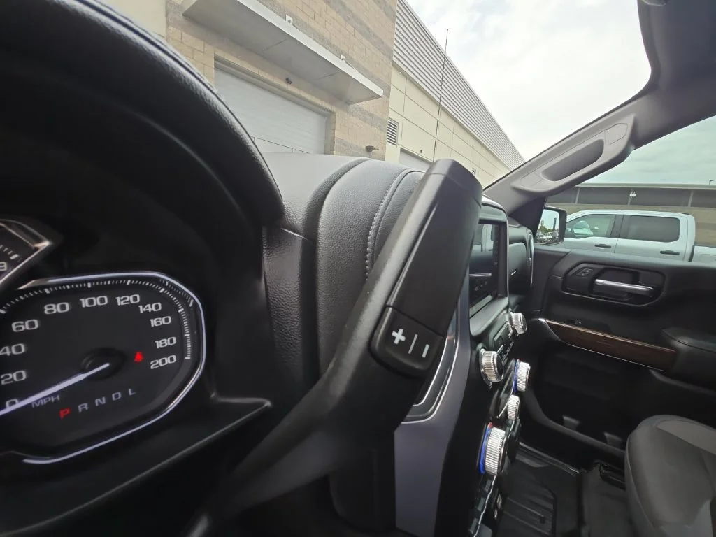 Used 2019 Onyx Black GMC SLE image 24