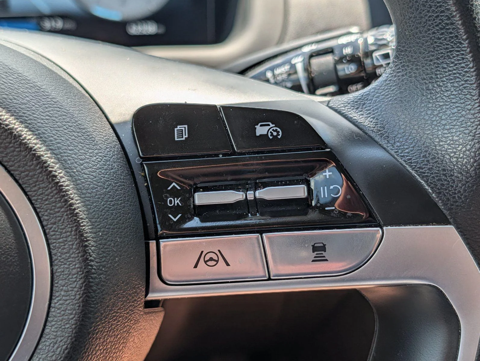 Used 2024 White Pearl Hyundai SEL image 25
