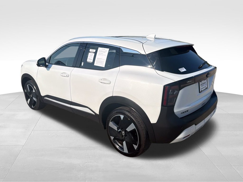 Used 2025 White Nissan SR image 3