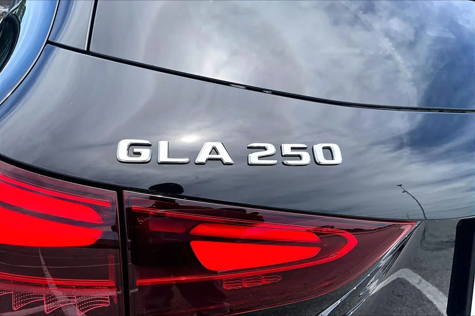 Used 2025 Night Black Mercedes-Benz GLA 250 image 81