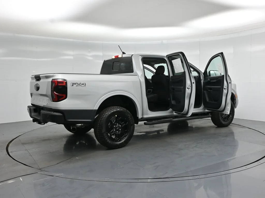 New 2026 Avalanche Ford XLT image 5