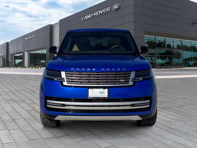 Certified Used 2025 Velocity Blue SV Bespoke Ultra Gloss Land Rover Autobiography image 8