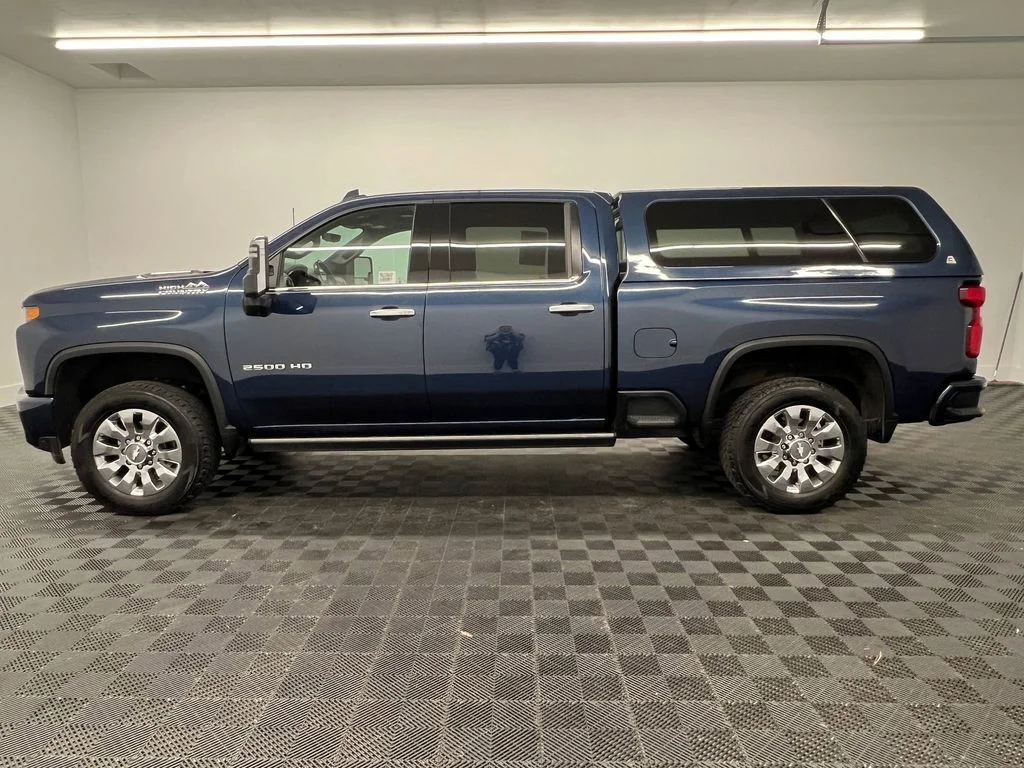 Used 2022 Northsky Blue Metallic Chevrolet High Country image 2