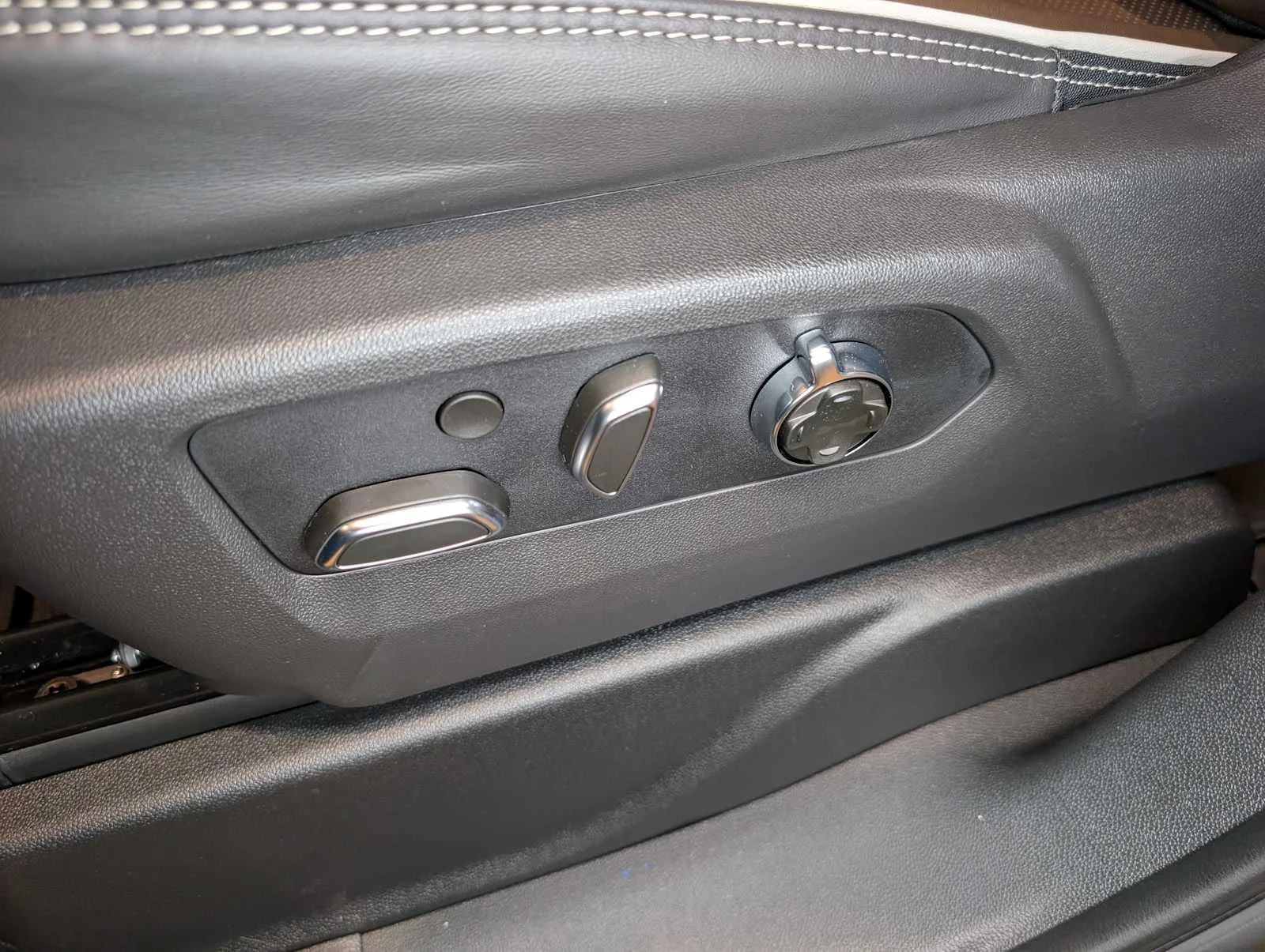 New 2026 Downpour Metallic GMC Denali Ultimate image 25