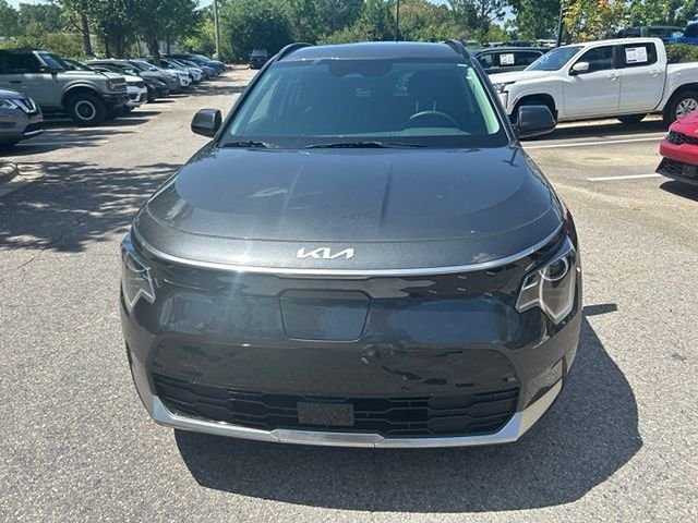 Used 2024 Gray Kia Wind image 7