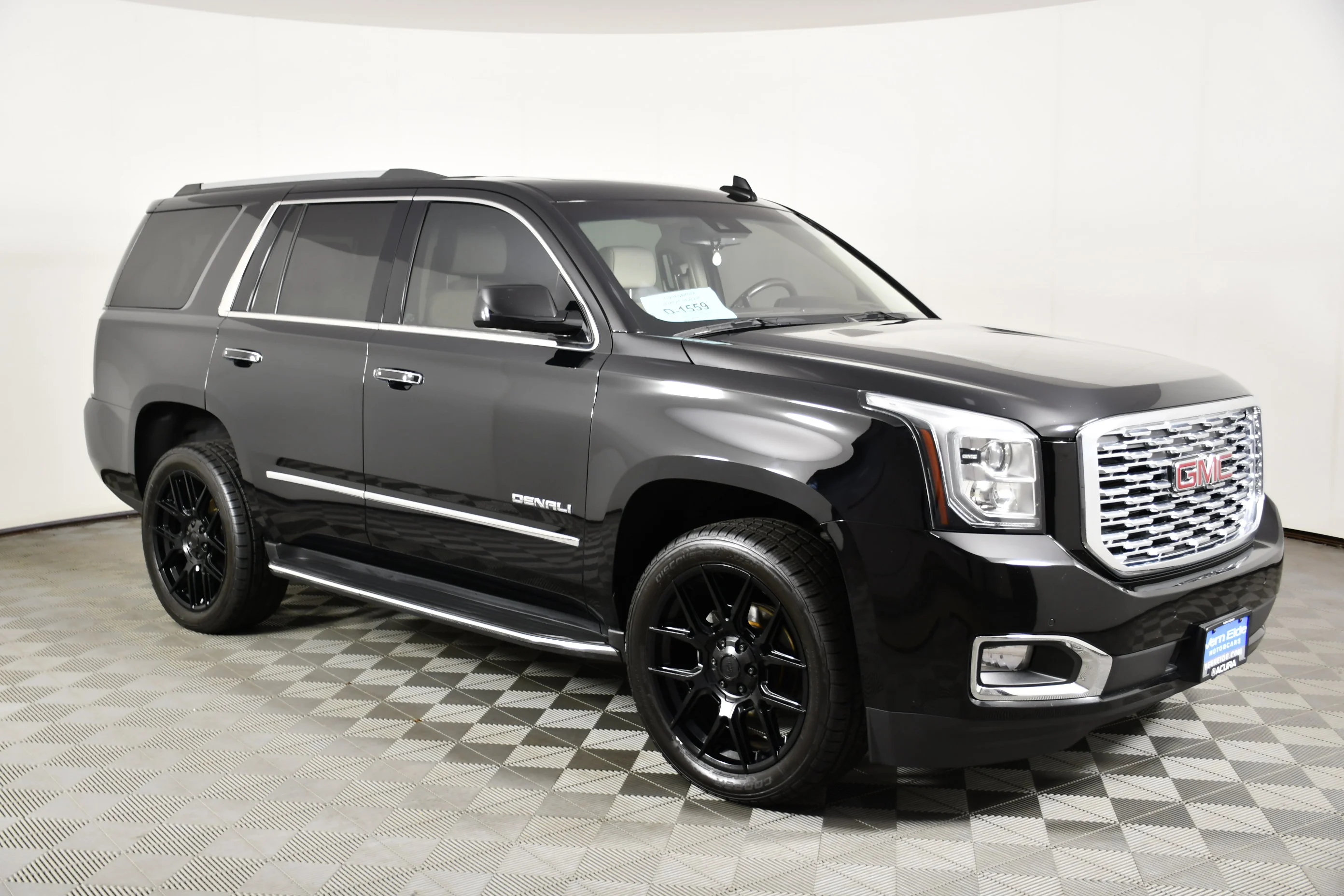 Used 2018 Onyx Black GMC Denali image 4
