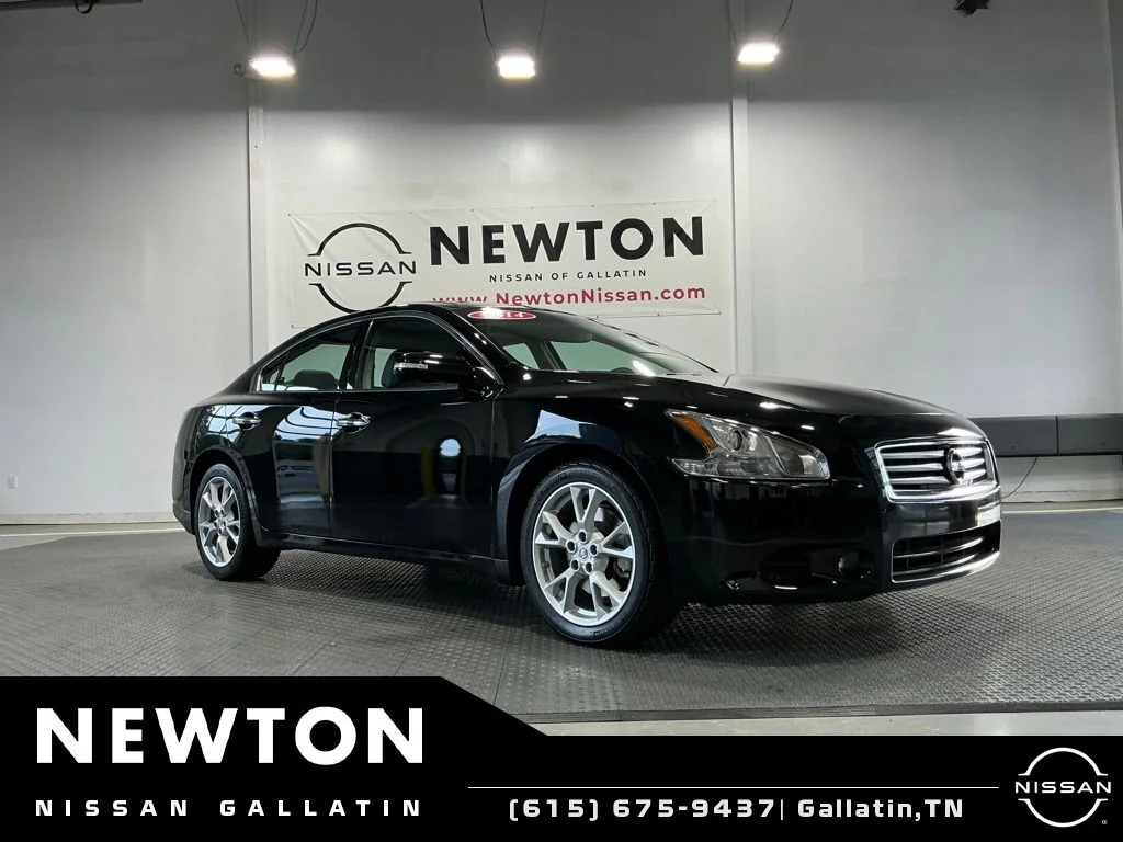 Used 2014 Super Black Nissan 3.5 SV image 26