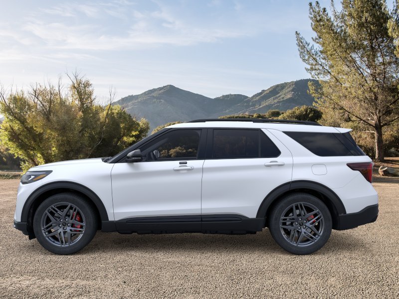 New 2026 Star White Metallic Tri-Coat Ford ST image 3