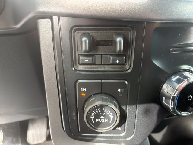 New 2026 Oxford White Ford XLT image 36