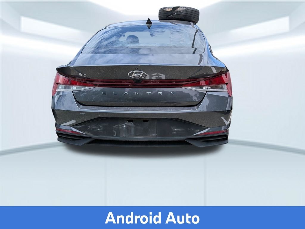 Used 2022 Gray Hyundai SEL image 4