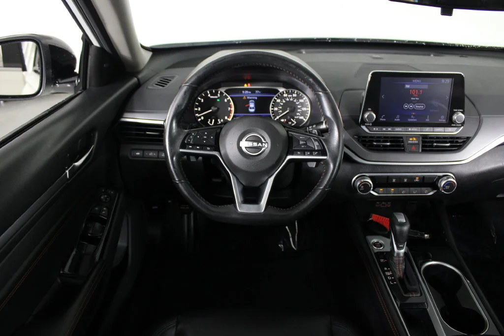Certified Used 2023 White Nissan 2.5 SR image 7