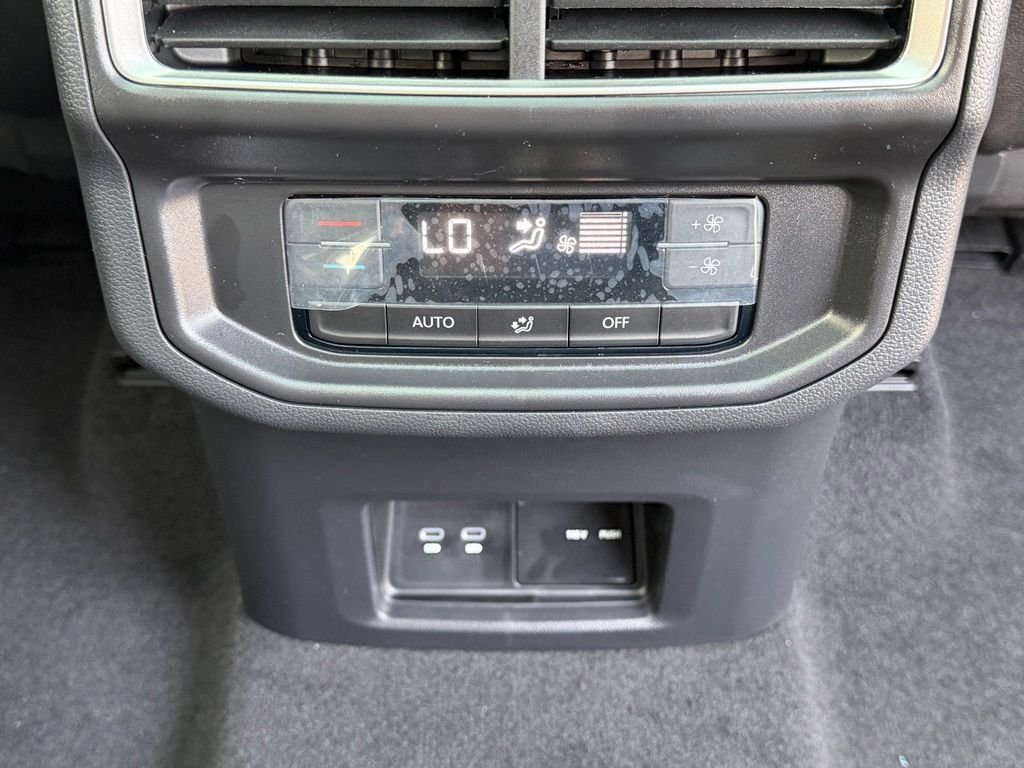 New 2026 Deep Black Pearl Volkswagen 2.0T SE W/TECHNOLOGY image 18
