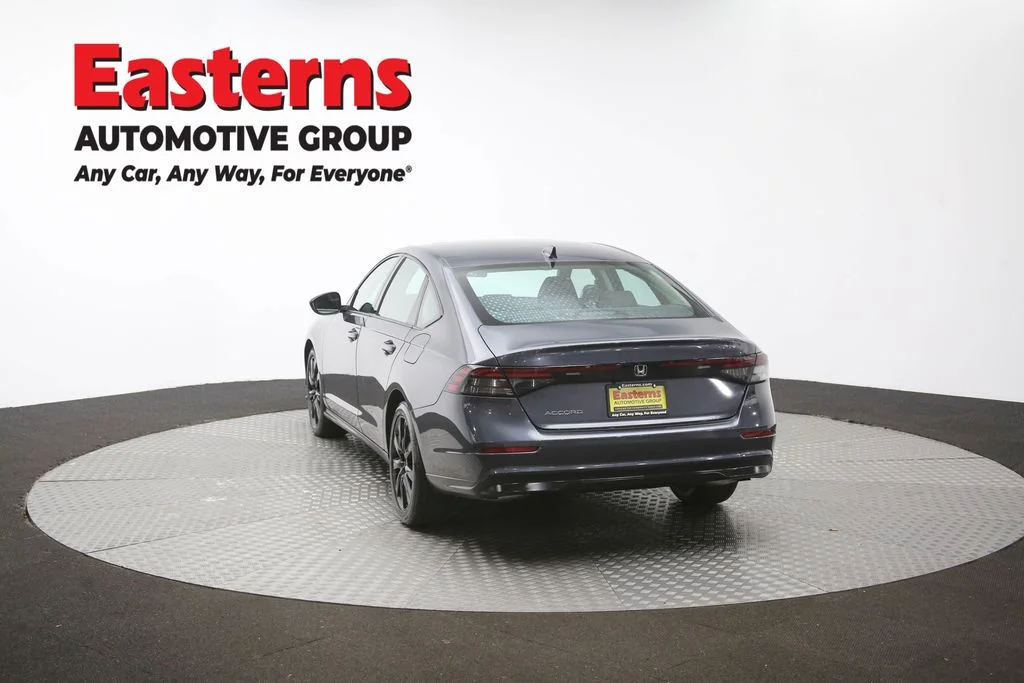 Used 2025 Gray Honda SE image 35