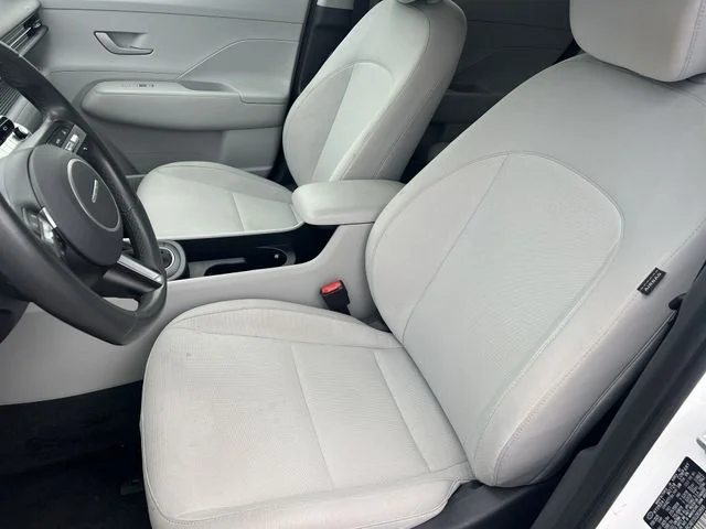 Used 2025 White Hyundai SEL image 33