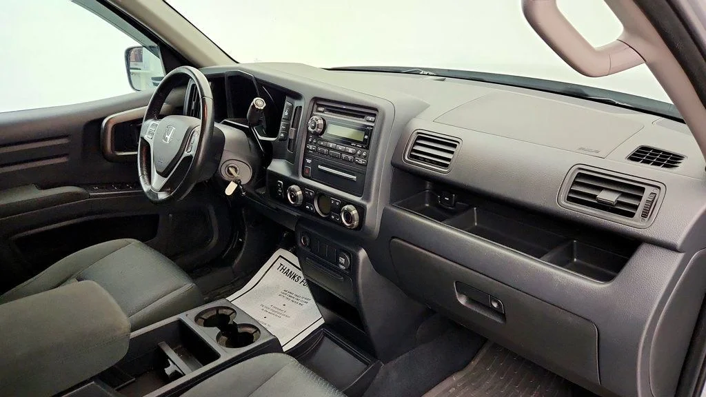 Used 2013 Alabaster Silver Metallic Honda 4WD Crew Cab Sport image 22