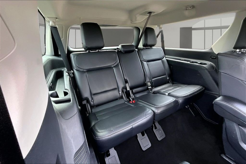 Used 2025 Black Ford Platinum image 28