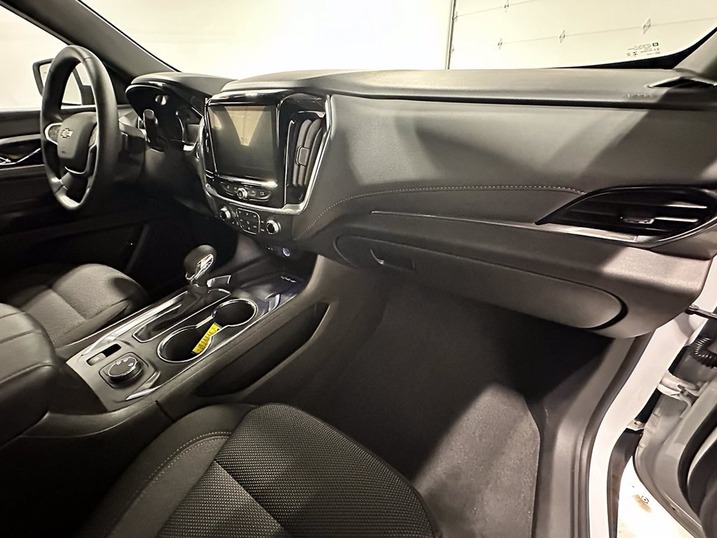 Used 2023 White Chevrolet LT image 28