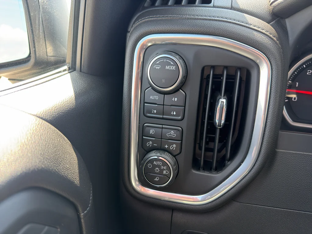 Used 2022 BLACK Chevrolet High Country image 11