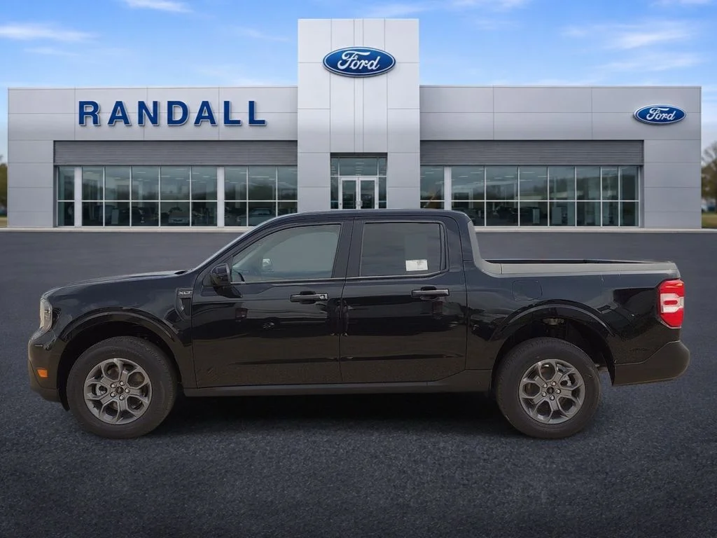 New 2026 Shadow Black Ford XLT image 3