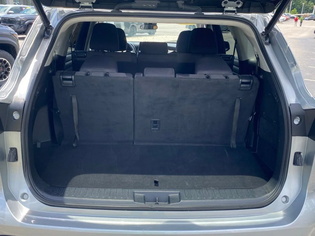 2023 Toyota Highlander LE - Photo 11