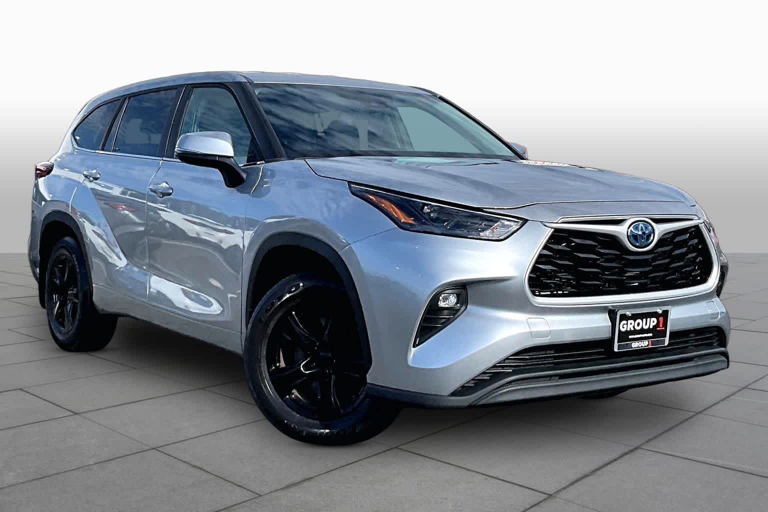 Used 2023 Celestial Silver Metallic Toyota Hybrid LE image 3