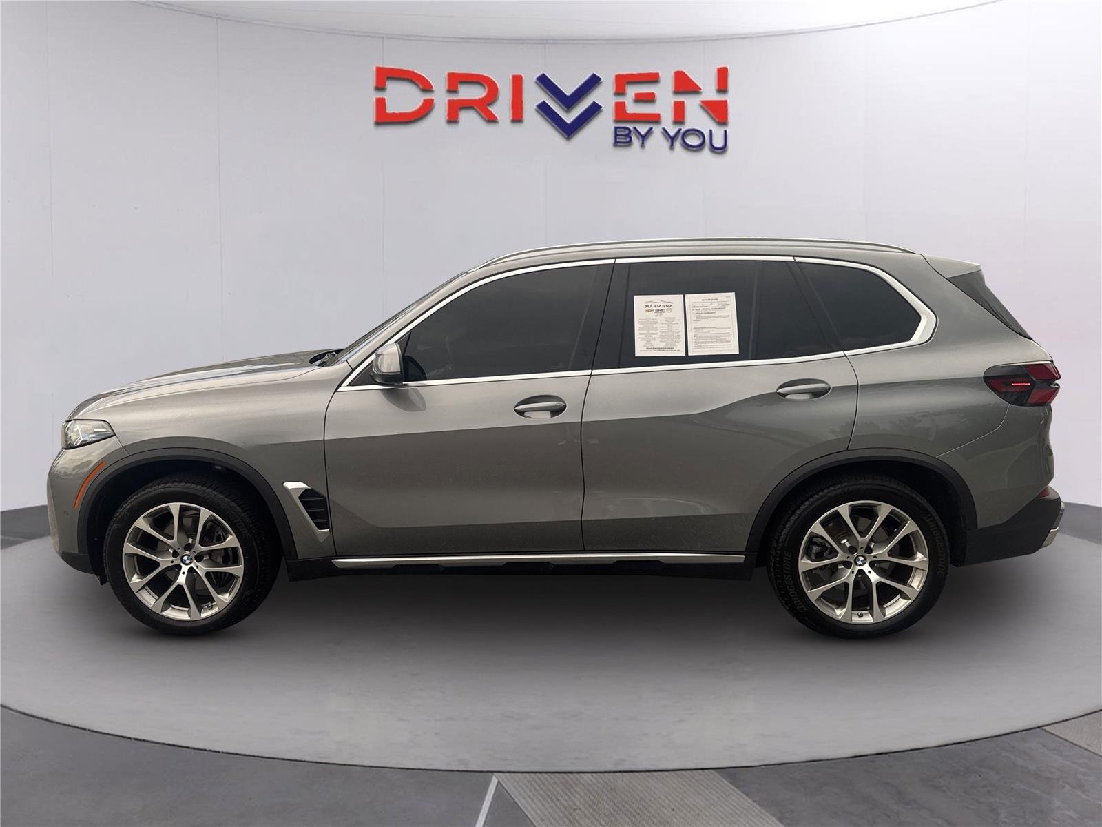 Used 2026 Skyscraper Grey Metallic BMW sDrive40i image 7